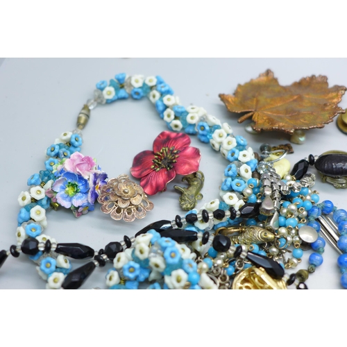 856 - Bead jewellery, etc.