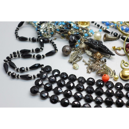 856 - Bead jewellery, etc.