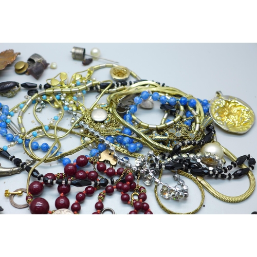 856 - Bead jewellery, etc.