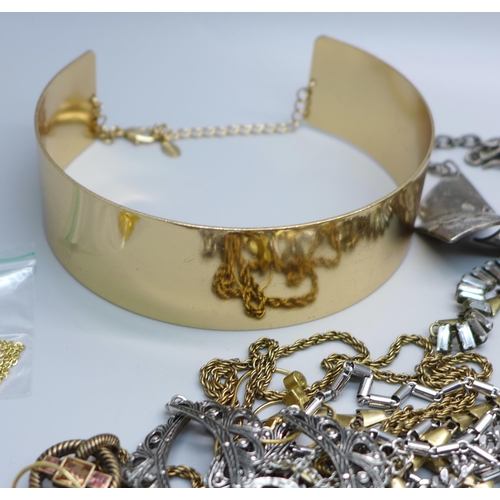 857 - Designer jewellery including Napier