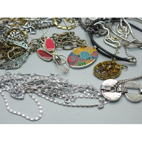 857 - Designer jewellery including Napier