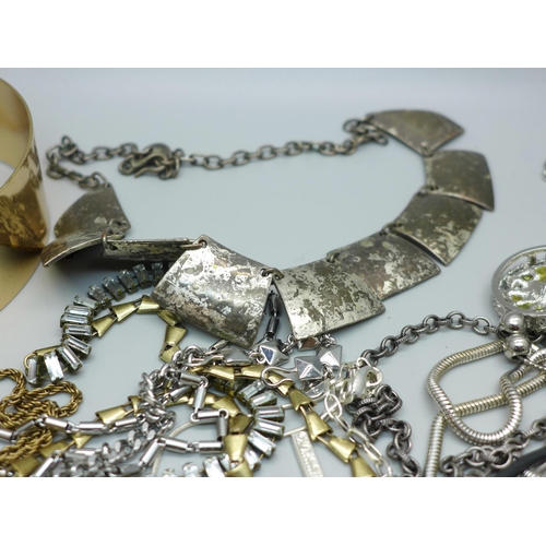 857 - Designer jewellery including Napier