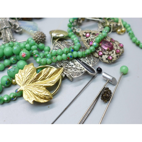 858 - A collection of costume jewellery