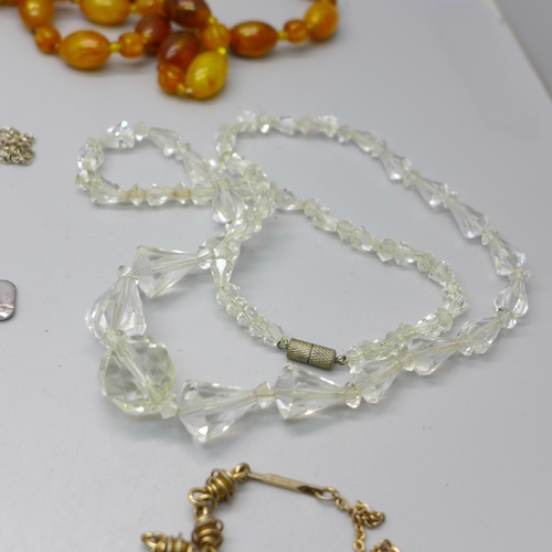 860 - Vintage costume jewellery and a Stratton compact