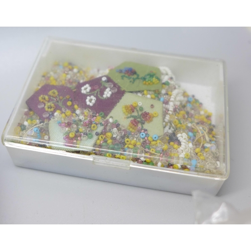 861 - A collection of beads for stringing