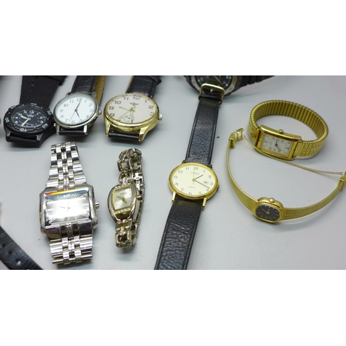 863 - A collection of wristwatches including Casio digital