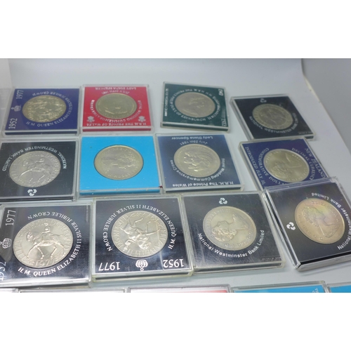 880 - A collection of commemorative crowns
