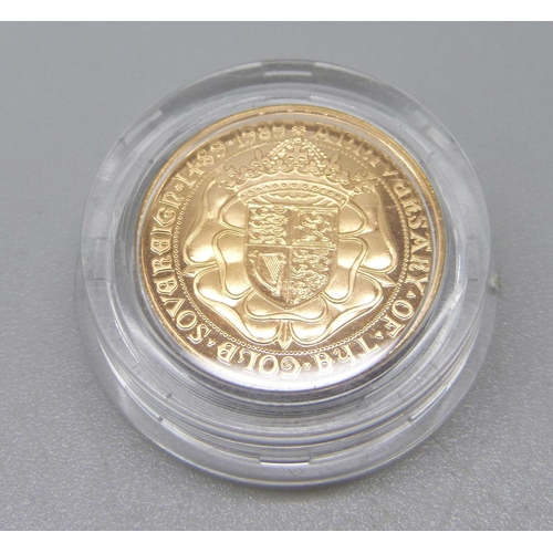 894 - A gold commemorative sovereign, Anniversary of the Gold Sovereign, 1489-1989, 8g