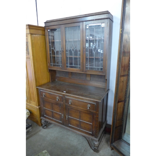 159 - An early 20th Century oak bookcase