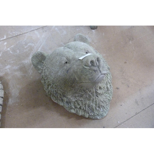 267 - A concrete garden wall hanging bear's face mask