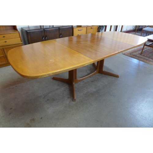 41 - A Danish Gudme Mobelfabrik teak extending dining table