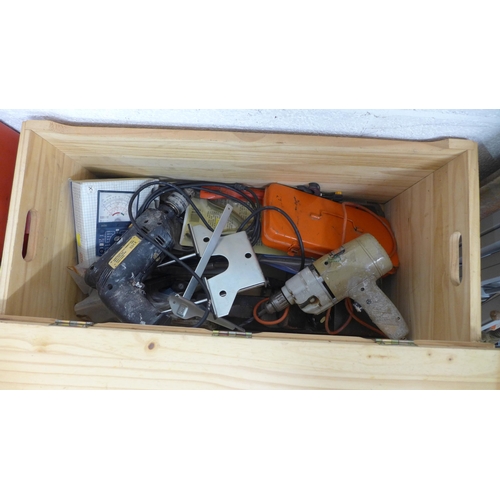 2002 - A wooden box with power tools inc. a Wickes Power Drill, Black and Decker drill, socket set, multi t... 