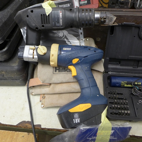 2004 - A box of power tools,  including a Draper drill 41571,a Bosch jigsaw 06033329042, Black and Decker s... 