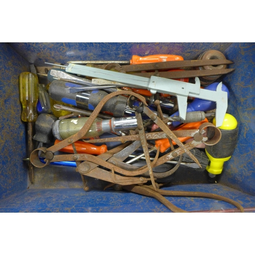 2008 - 2 Trays of mixed tools and 3 metal tool boxes including Phase & continuity indicator, screwdrivers, ... 