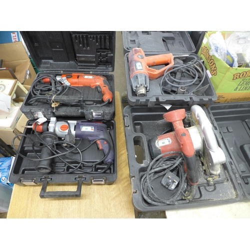 2014 - Four power tools and a Mikita drill set