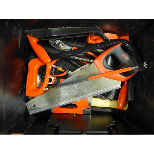 2020 - A Milwaukee toolchest with a quantity of hand tools and accessories