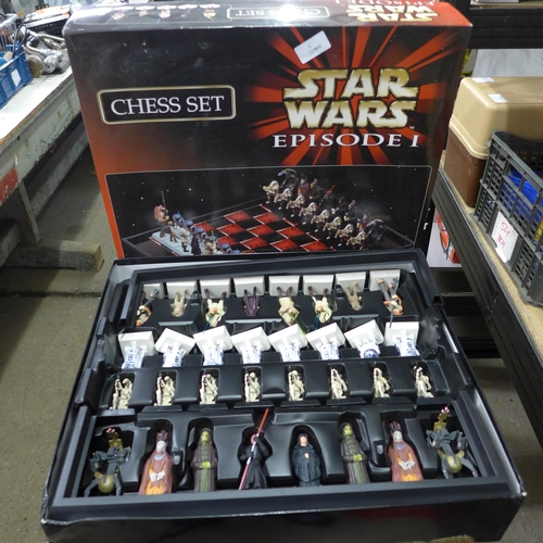 2086 - A Star Wars chess set