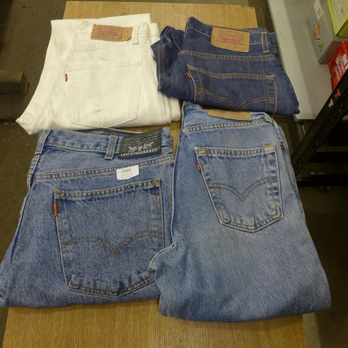 2088 - Four pairs of Levi jeans