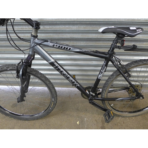 2173F - A Trek aluminium framed Alpha 3900 mountain bike - Police repossession