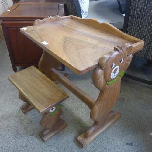 1572 - A hardwood child's Teddy bear desk/table and stool