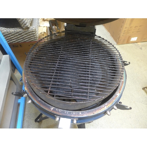 1582 - A Blue 24  Kamado Grill Rtv inc Cover, original RRP £666.66 + vat (4182-17) *This lot is subject to ... 