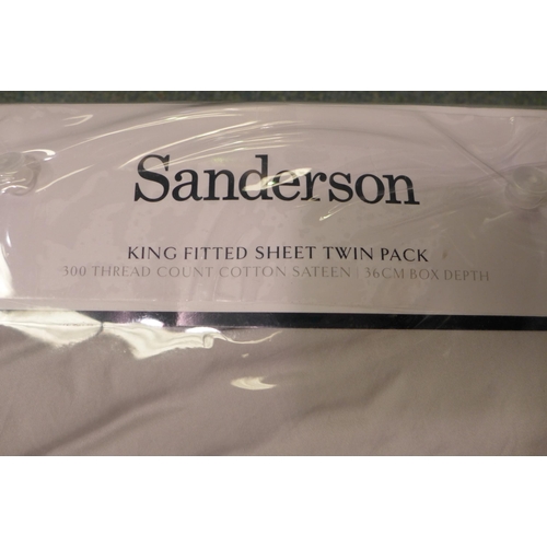 3189 - Sanderson Kingsize Fitted Sheet & DKNY Double Quilt- No Pillowcases (302-362)  * This lot is subject... 