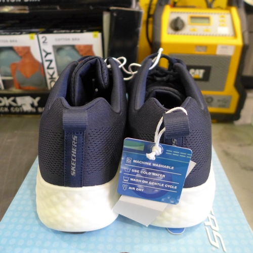 3073 - Men's navy Skechers - UK Size 10  * This lot is subject to VAT