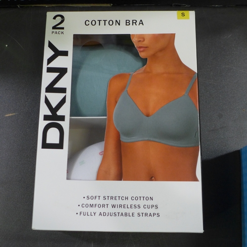 3076 - Quantity of ladies green and grey DKNY cotton bras - Size S  * This lot is subject to VAT