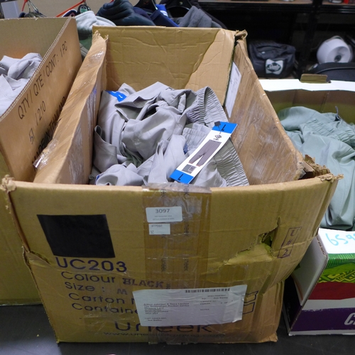 3097 - Quantity of men's grey Umbro shorts - mixed size  * This lot is subject to VAT