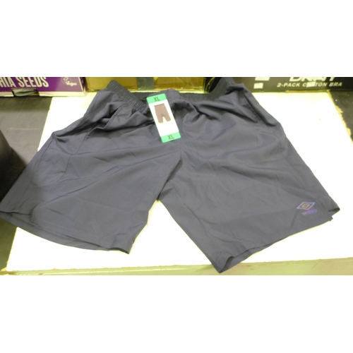 3099 - Quantity of men's navy Umbro shorts - mixed size  * This lot is subject to VAT