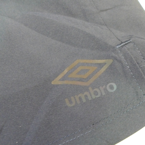 3099 - Quantity of men's navy Umbro shorts - mixed size  * This lot is subject to VAT