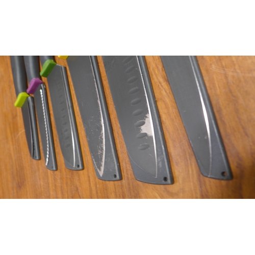 3127 - Joseph Joseph Elevate Knives  (302-566)  * This lot is subject to vat