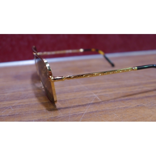 3129 - Rayban gold Metal Sunglasses, Original RRP £116.99 + vat   (302-521)  * This lot is subject to vat