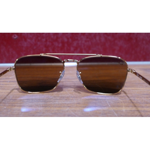 3129 - Rayban gold Metal Sunglasses, Original RRP £116.99 + vat   (302-521)  * This lot is subject to vat