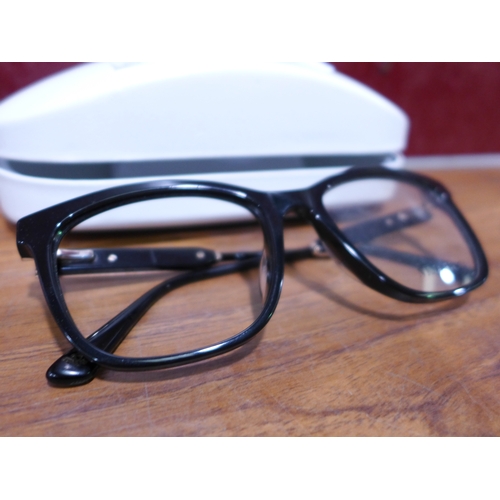 3176 - Nina Ricci Black Plastic Glasses - Missing Lens (303-287) * This lot is subject to VAT