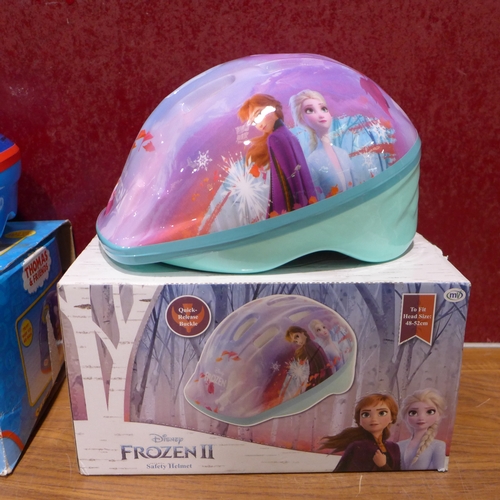 3195 - Two character safety helmets - Thomas and Friends and Frozen II