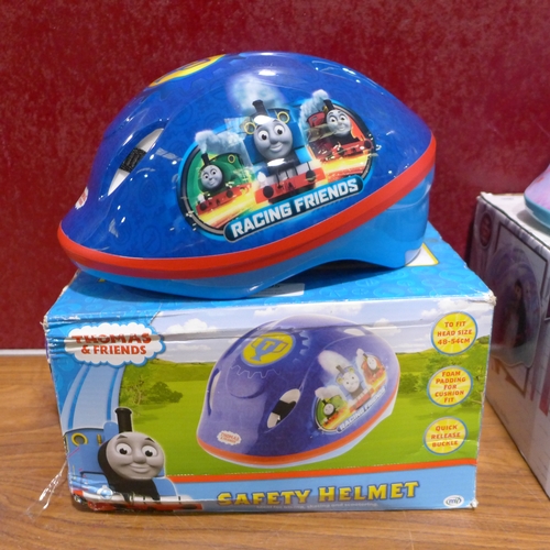 3195 - Two character safety helmets - Thomas and Friends and Frozen II