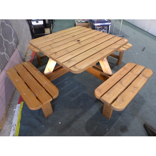 3349 - 8 Seater Picnic Table , Original RRP £469.99 + vat ( 301 - 145/904 )   * This lot is subject to vat