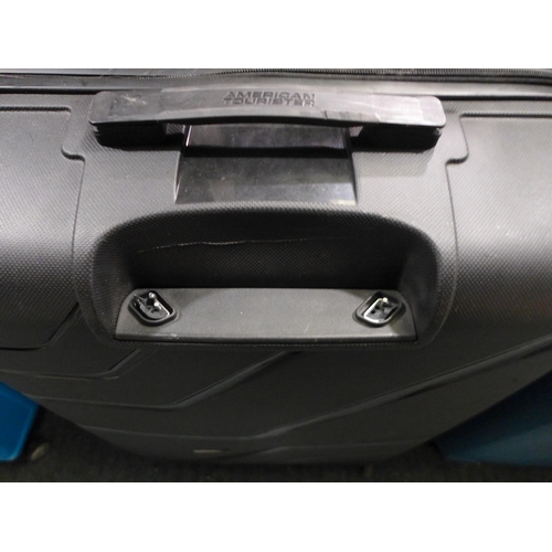 3366 - 2x American Tourister Luggage Cases - Damaged  (302-512,513)  * This lot is subject to vat