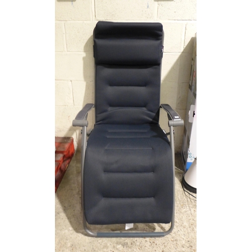 3377 - Lafuma Padded Recliner Chair Rsxa Clip Air, Original RRP £159.99 + vat       (302-501)  * This lot i... 