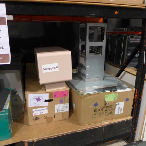 3393 - Large Quantity of Cooker Hoods & Extractors (404-61,152, 27,53,123/901)   * This lot is subject to v... 