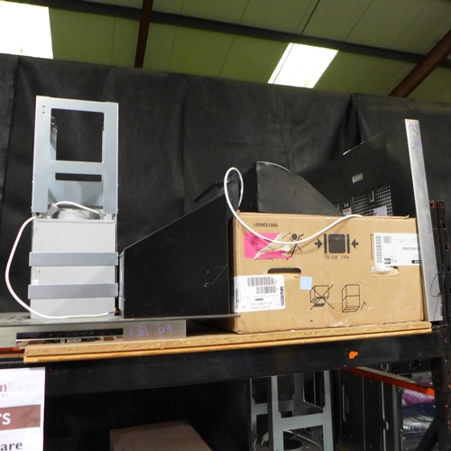 3393 - Large Quantity of Cooker Hoods & Extractors (404-61,152, 27,53,123/901)   * This lot is subject to v... 