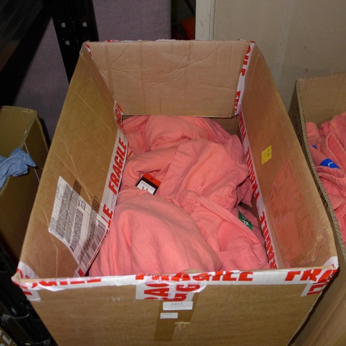 3411 - Quantity of ladies coral shorts - mixed size  * This lot is subject to VAT