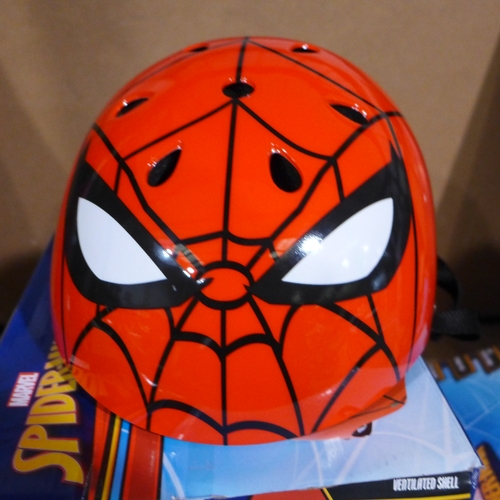 3170 - Spiderman skateboard and matching Ramp helmet