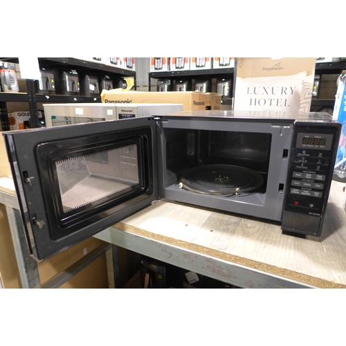 3178 - Panasonic Solo Black Microwave  (302-555)  * This lot is subject to vat