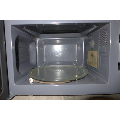 3178 - Panasonic Solo Black Microwave  (302-555)  * This lot is subject to vat