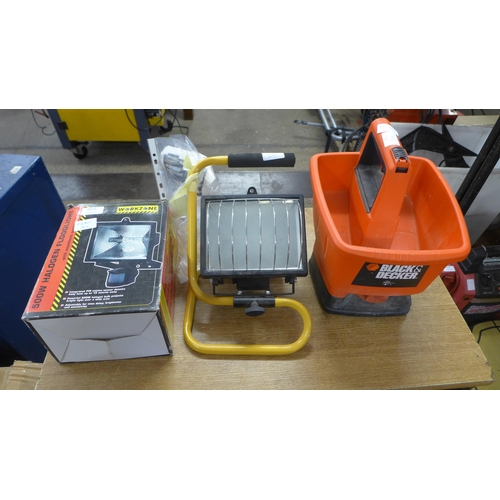 2448 - A Black & Decker power spreader and two halogen floodlights