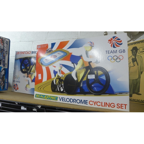 Scalextric velodrome cycling outlet set