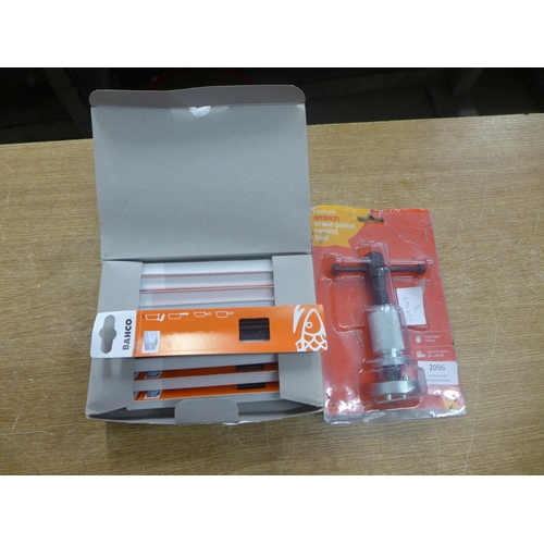 2096 - 10 Packs of 10 'Bahco' small hacksaw blades and an Amteck brake piston rewind tool (unused)