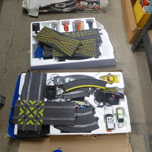 2105 - Two Scalextric sets - Sports prototypes and Street Pursuit